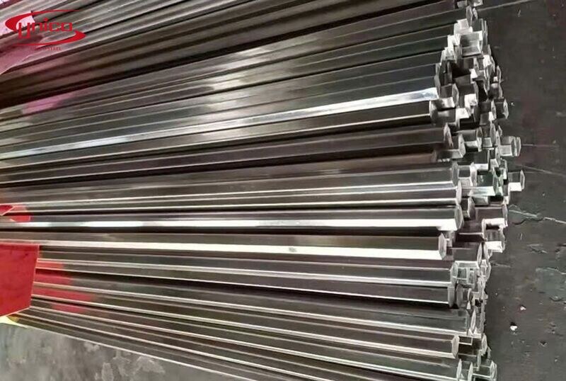 đặc điểm inox vu&ocirc;ng đặc