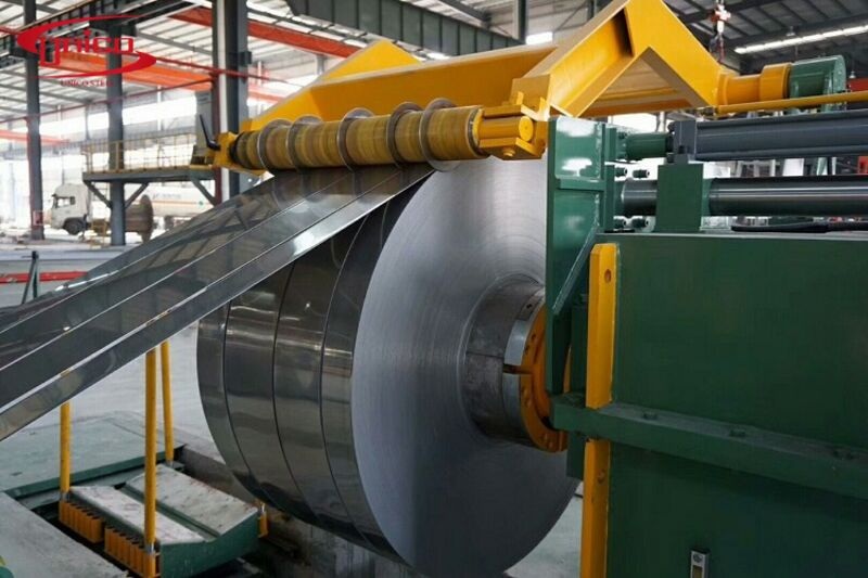giá inox cuộn nguyên bản và xả băng