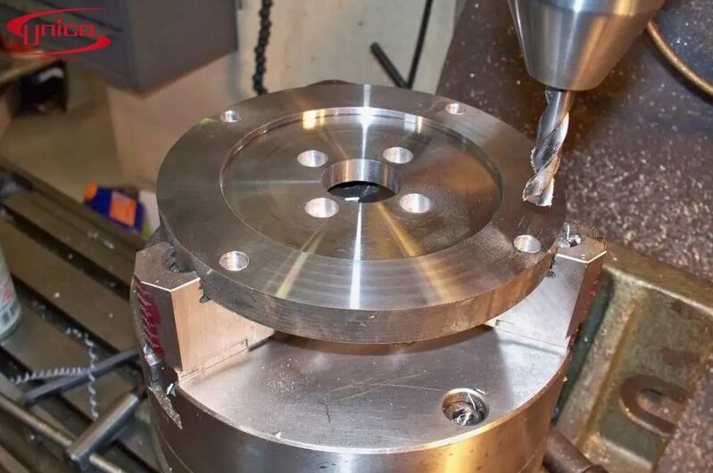 inox 303 thuận lợi khi khoan