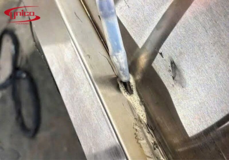 phương pháp tẩy mối hàn inox